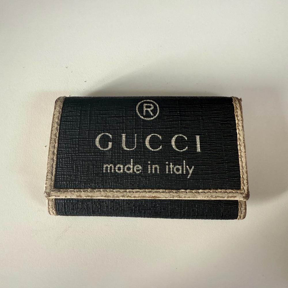 Gucci vintage key wallet